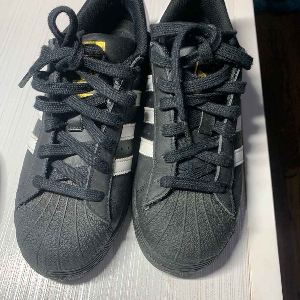 Addidas superstar size 4